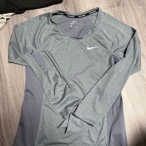 Nike Women's Gray Long Sleeve Top